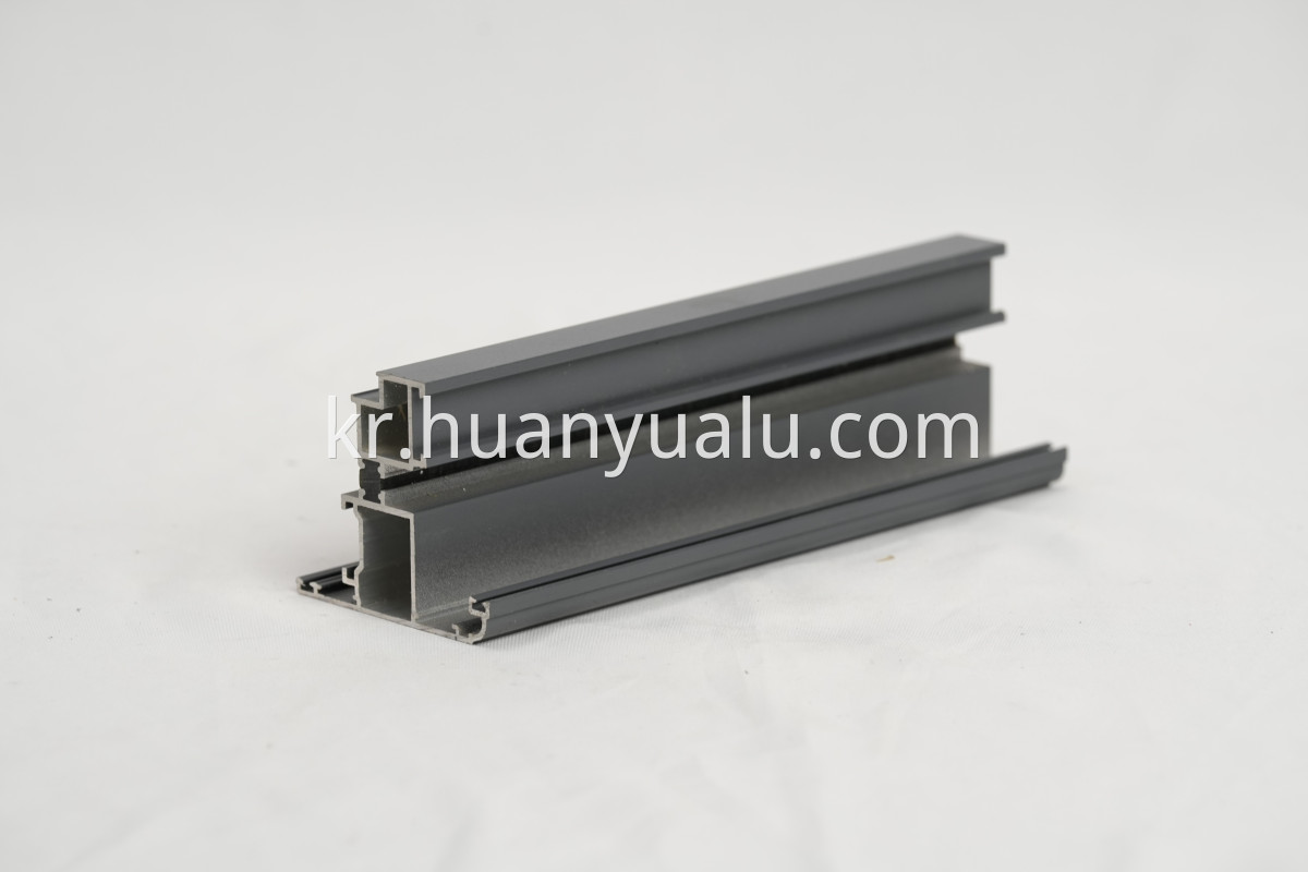 Thermal insulation profiles